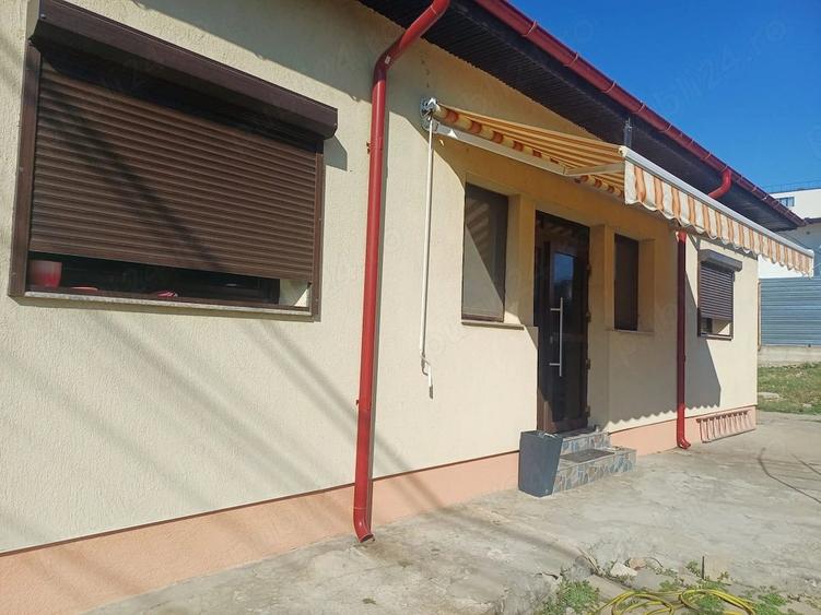 Casă cu 4 camere cu Teren 250 Mp în Exterior Vest