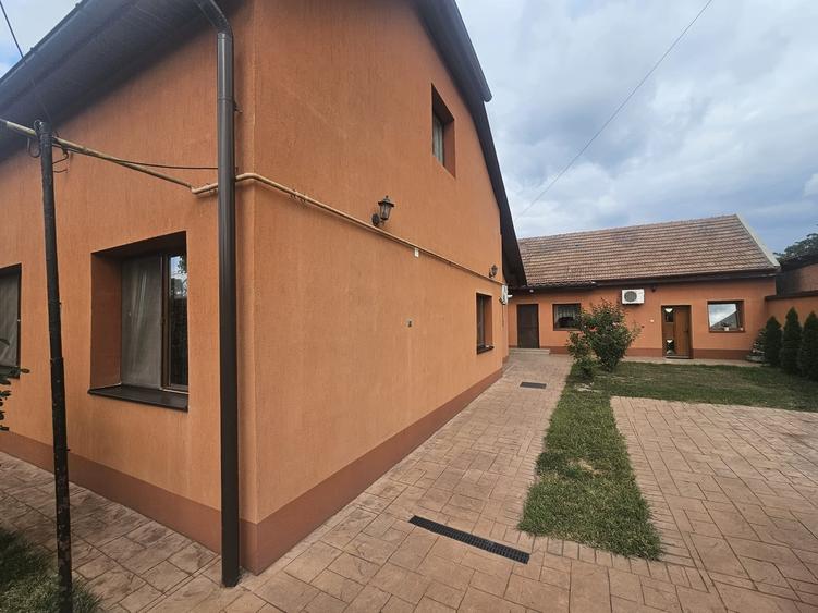 Casă individuală cu 5 camere cu Teren 558 Mp în Dorobanților