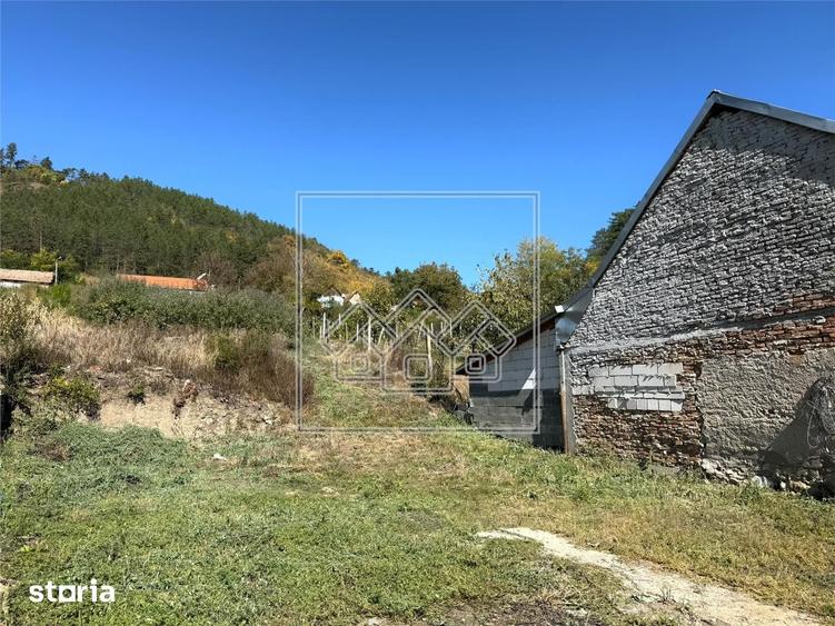 Casă cu 4 camere cu Teren 1418 Mp în Șeica Mare