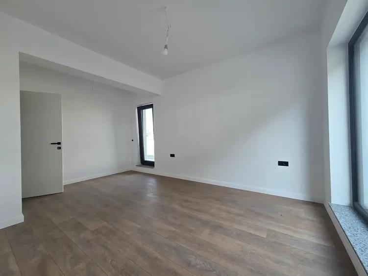 Apartament cu 4 camere decomandat în Theodor Pallady