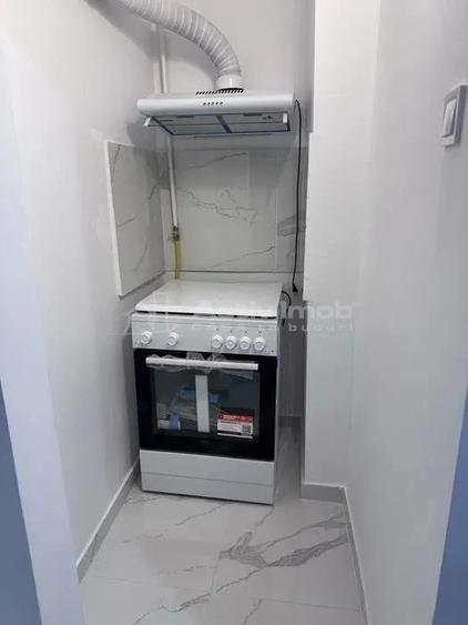 Garsonieră decomandată în Central