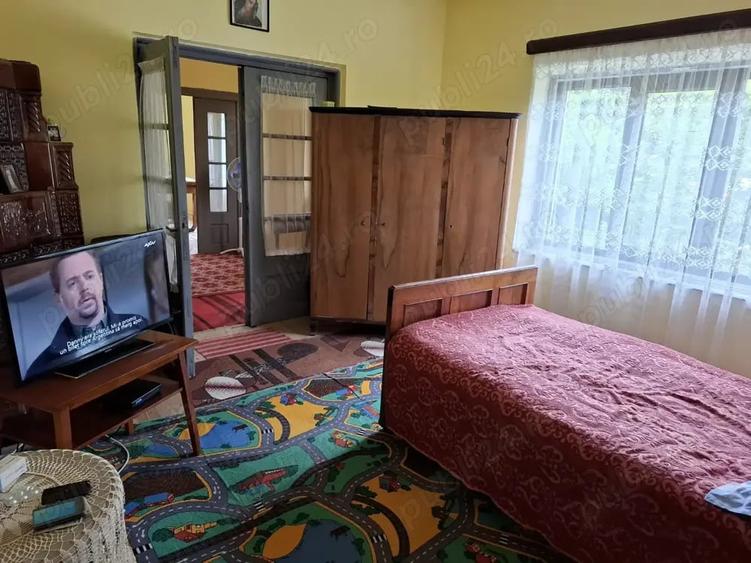 Casă cu 4 camere cu Teren 2000 Mp în Central