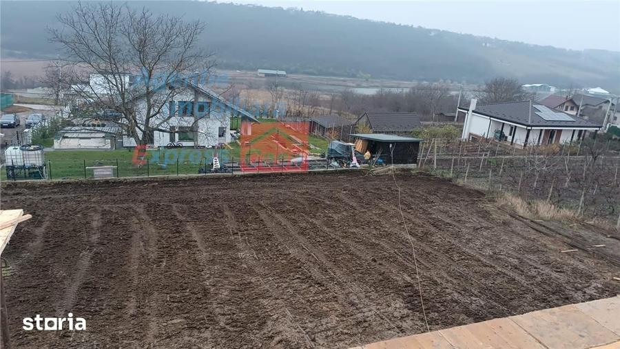 Casă cu 4 camere cu Teren 500 Mp în Dumești