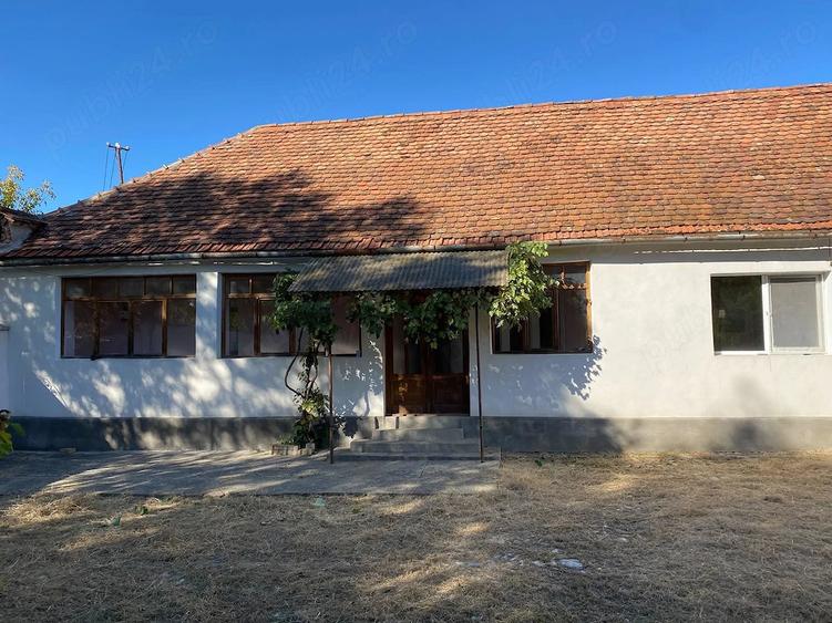 Casă cu 2 camere cu Teren 829 Mp în Beriu