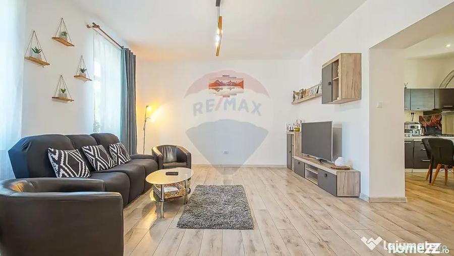 Casă cu 6 camere cu Teren 700 Mp în Ultracentral