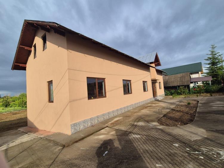 Casă cu 3 camere în Racovița
