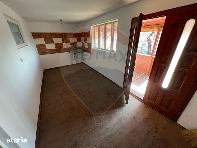 Casă cu 3 camere cu Teren 7000 Mp în Movilița