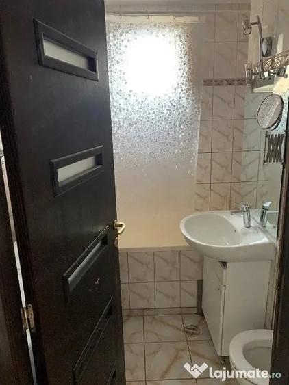 Apartament cu 2 camere decomandat în Craiter