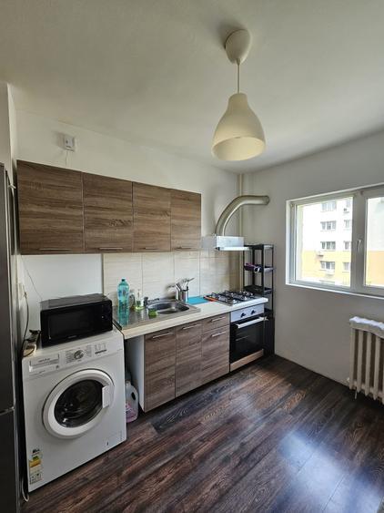 Apartament cu 3 camere decomandat în Dristor