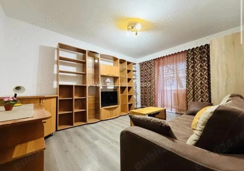 Garsonieră decomandată în Central