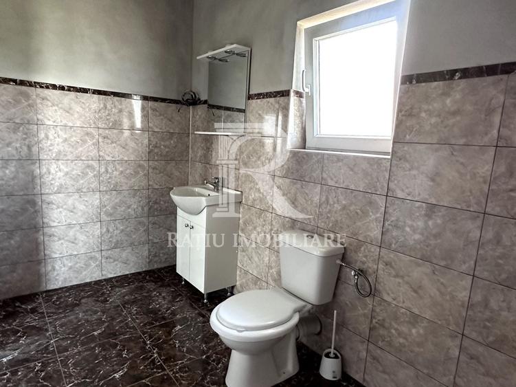 Casă individuală cu 3 camere cu Canalizare în Leș