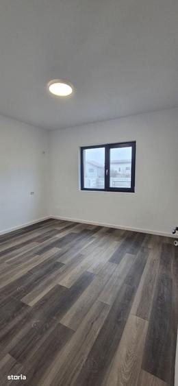 Casă cu 4 camere cu Teren 430 Mp în Domnești