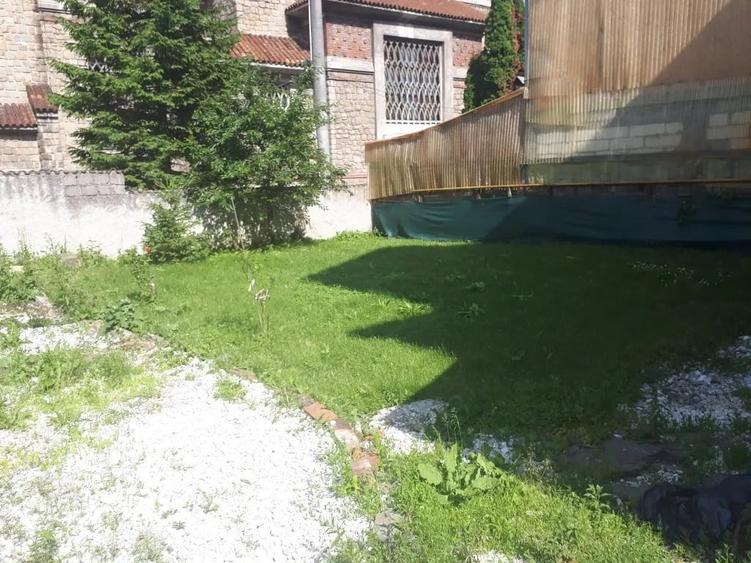 Casă cu 5 camere în Central