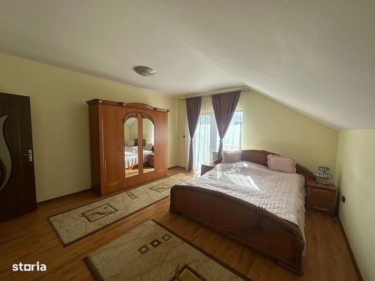 Casă cu 4 camere în Central