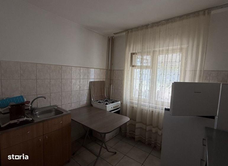 Apartament cu 2 camere decomandat în 1 Mai