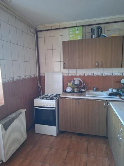 Apartament cu 3 camere decomandat în Militari