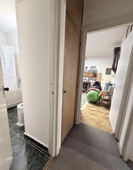 Apartament cu 3 camere semidecomandat în 7 Noiembrie