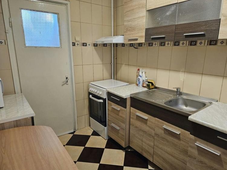 Apartament cu 2 camere decomandat în Exterior Vest