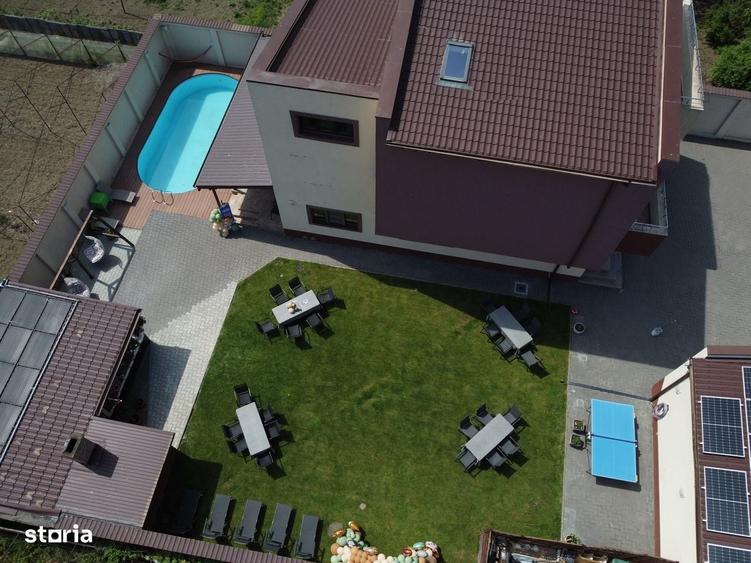 Casă cu 4 camere în Berceni