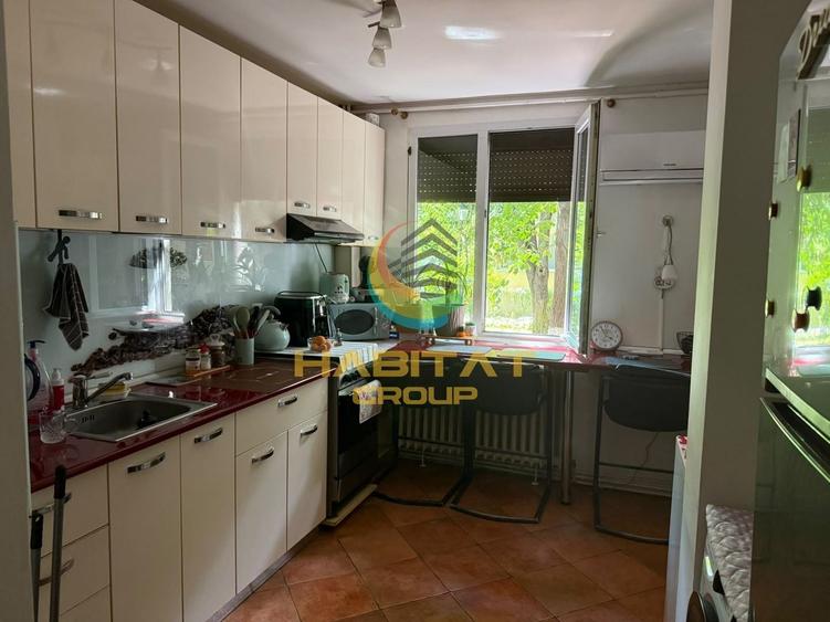 Apartament cu 3 camere decomandat, mobilat în Brâncoveanu