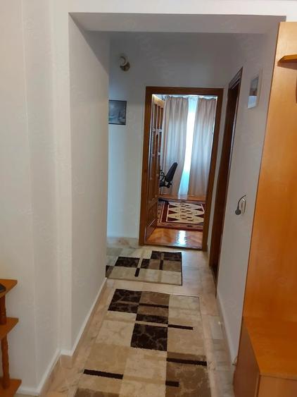 Apartament cu 3 camere decomandat în Complex Studențesc