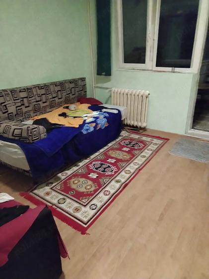 Apartament cu 4 camere decomandat în Berceni