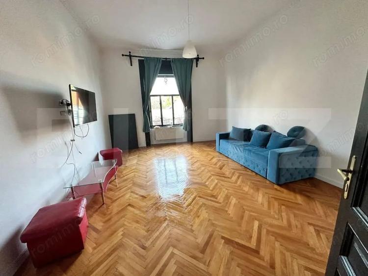 Apartament cu 3 camere decomandat, mobilat în Central