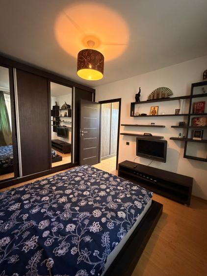 Apartament cu 2 camere semidecomandat în P-ța Gorjului