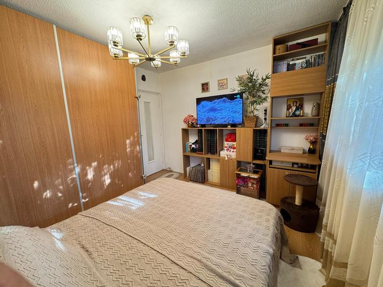 Apartament cu 2 camere decomandat în Drumul Taberei