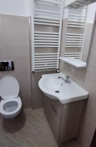 Garsonieră decomandată în Central