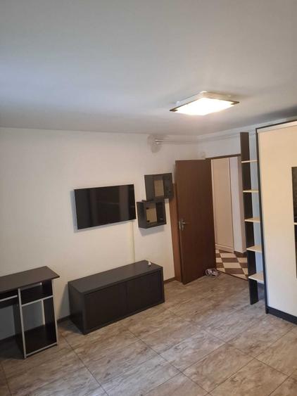 Inchiriez apt.2 camere,Nord,Valcea - 2