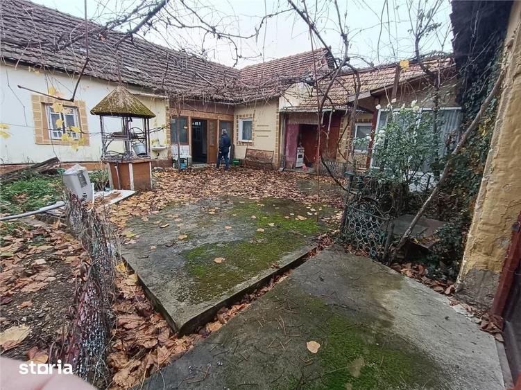 Casă cu 5 camere cu Teren 600 Mp în Căpâlna