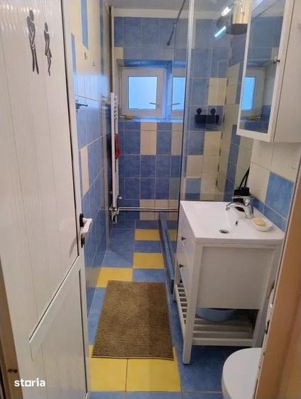 Apartament cu 4 camere decomandat în Tei