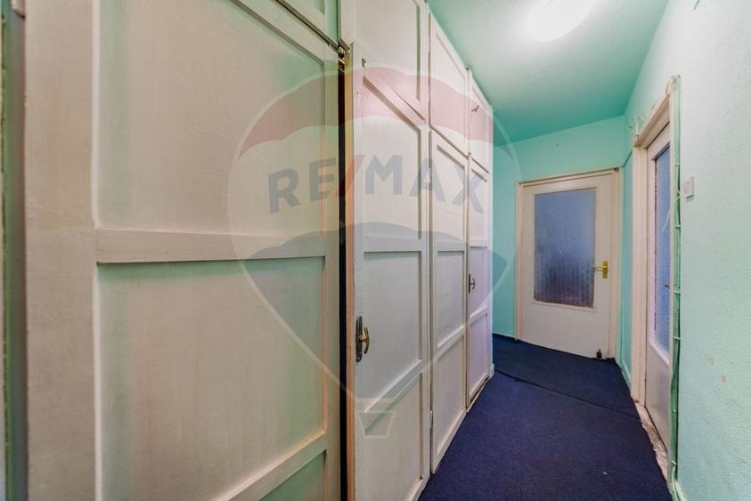 Apartament cu 3 camere decomandat, mobilat în Aurel Vlaicu