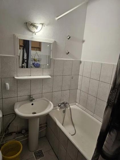 Apartament cu 1 camera, decomandat, zona Baza 3 - 6