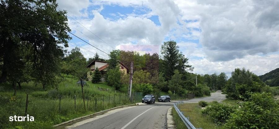 Casă cu 4 camere în Provița de Jos