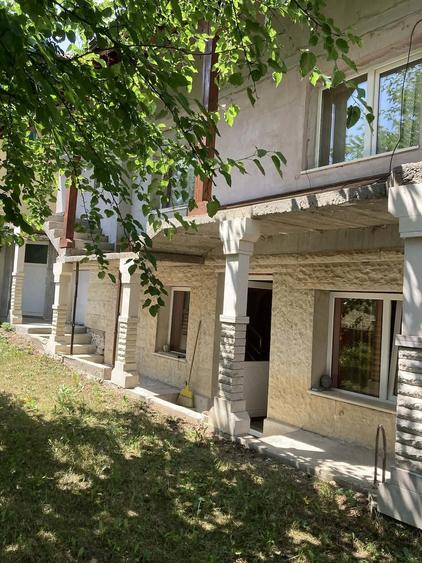 Casă cu 4 camere cu Teren 350 Mp în Viștea
