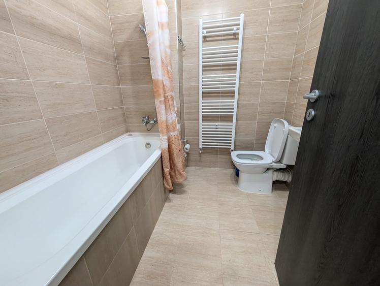 Apartament cu 3 camere semidecomandat în Drumul Taberei