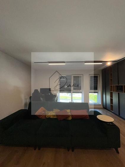 Apartament cu 2 camere decomandat, mobilat în Central