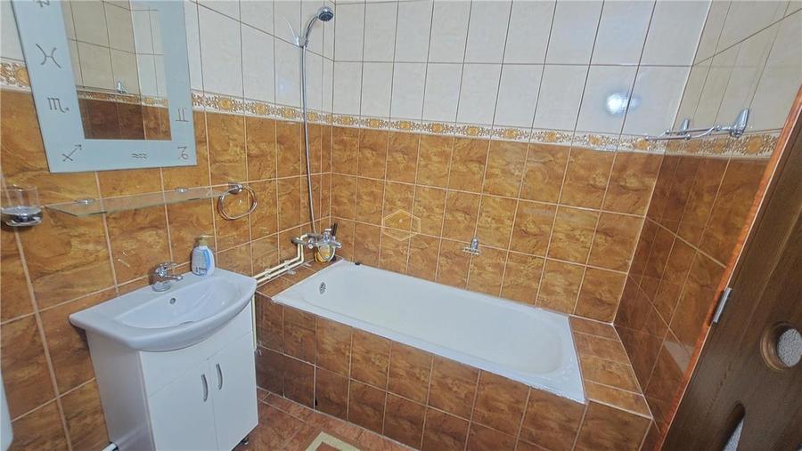 Apartament cu 2 camere decomandat, mobilat în Micro 17