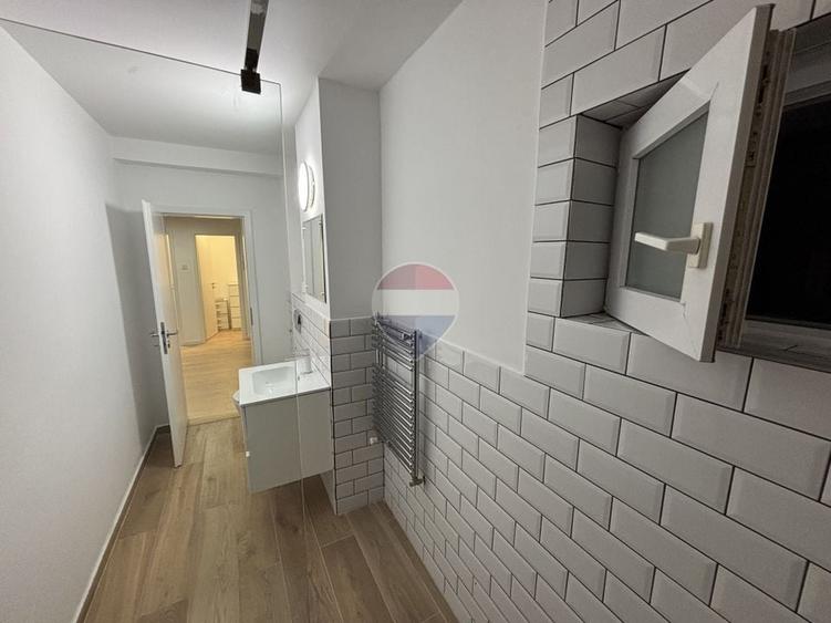 Apartament cu 2 camere decomandat, mobilat în P-ța Alba Iulia