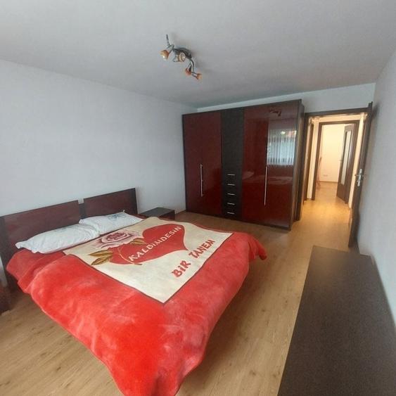 Apartament cu 3 camere decomandat în Zarand