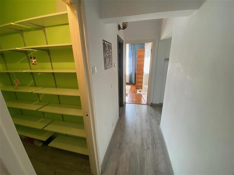 Apartament cu 2 camere decomandat în 7 Noiembrie