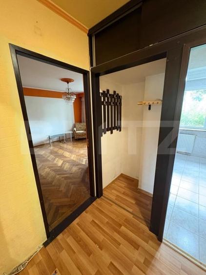 Apartament cu 3 camere decomandat, mobilat în Banat