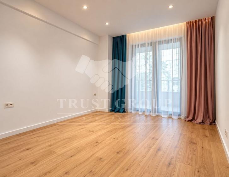 Apartament cu 3 camere semidecomandat, mobilat în Ferdinand