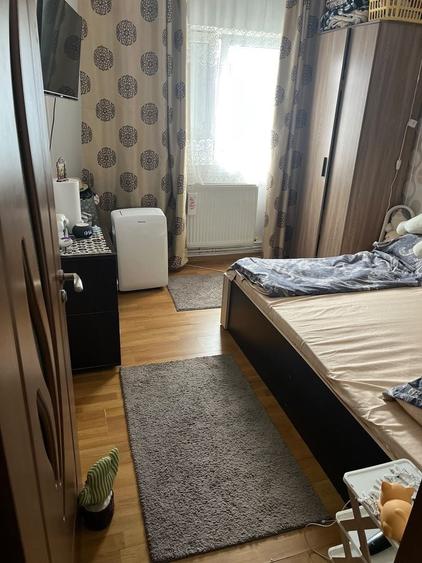 Apartament cu 3 camere decomandat în Exterior Vest