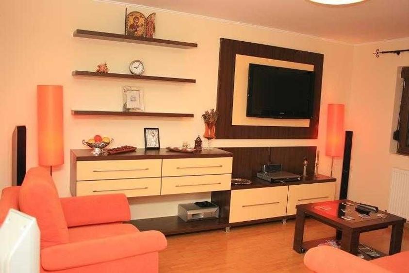Apartament cu 3 camere decomandat în Exterior Vest