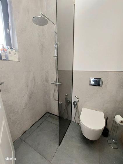 Casă cu 4 camere cu Teren 450 Mp în Central