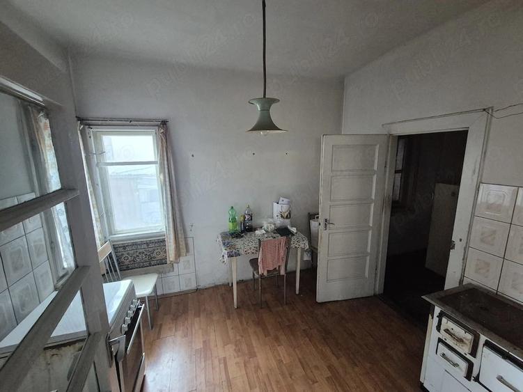 Casă cu 3 camere cu Teren 200 Mp în Decebal