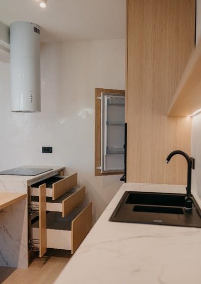 Apartament cu 2 camere decomandat, mobilat în Central